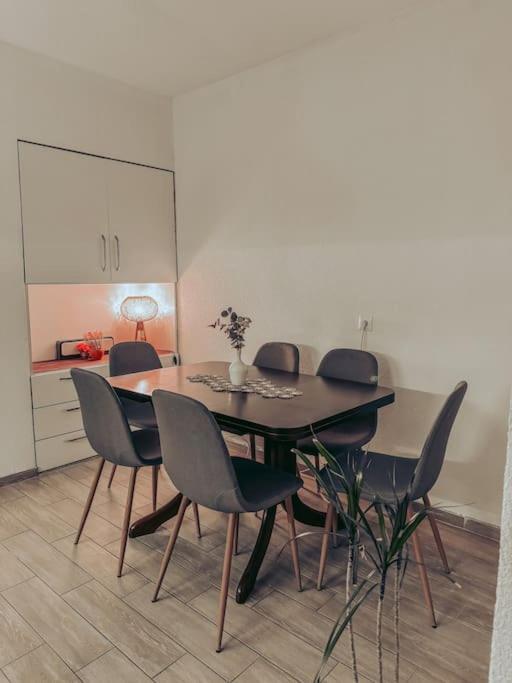 City Center Apartment Gjakova Esterno foto